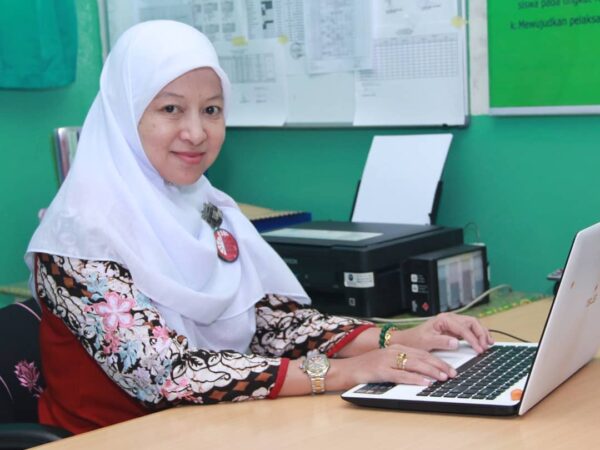 Siti Khodijah, S.Si, M.MPd